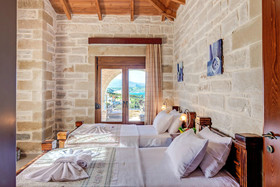 Hectoras Villa In Plaka