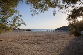 Ammoudi Hotel