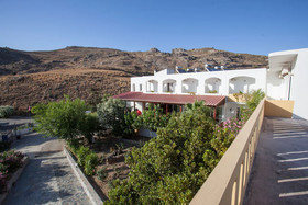 Ammoudi Hotel