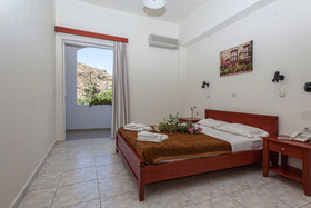 Ammoudi Hotel
