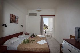 Ammoudi Hotel