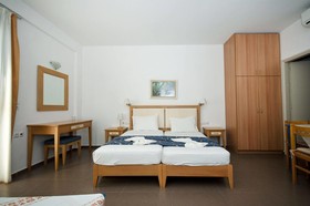 Anna Plakias Apartments