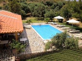 Irida Studios Hotel & Pool