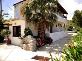 Irida Studios Hotel & Pool