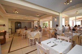 Hotel Myrtis