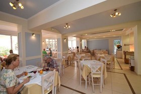 Hotel Myrtis
