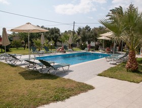Manolis Apartments