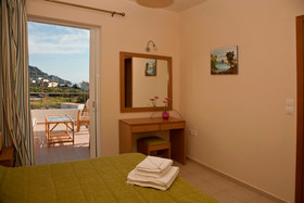 Manolis Apartments