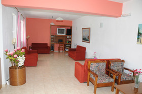 Manolis Apartments