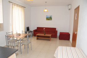 Manolis Apartments