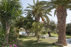 Manolis Apartments
