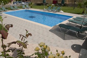 Manolis Apartments