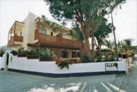 Oasis Apartments & Rooms