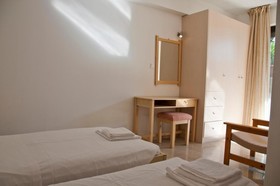 Oasis Apartments & Rooms