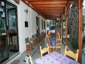 Oasis Apartments & Rooms