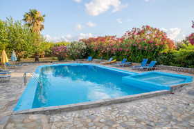 Aadonis Villa