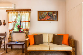 Aadonis Villa