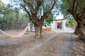 Aadonis Villa