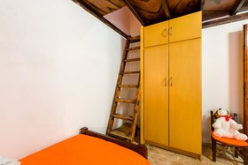 Aadonis Villa