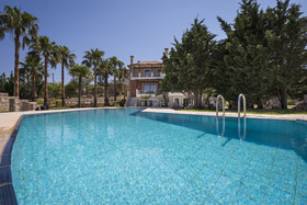 Athina Luxury Villas