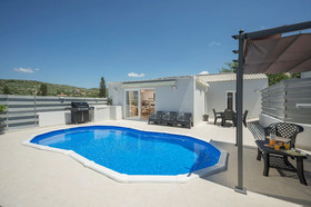 B&M Villas