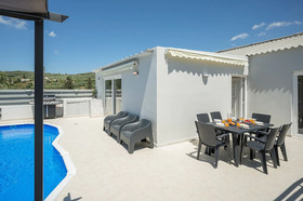 B&M Villas