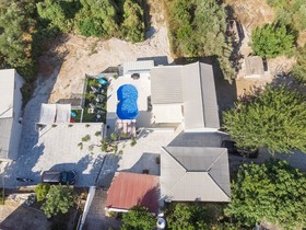 B&M Villas