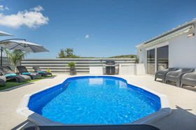 B&M Villas