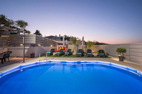 B&M Villas