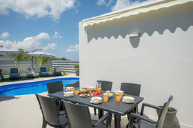 B&M Villas