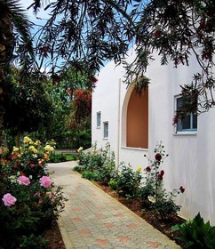 Cathrin Apartments and Studios