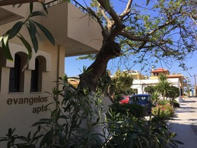 Evangelos Apartments