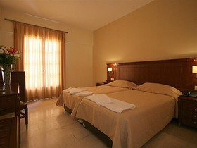 Geraniotis Hotel & Resort