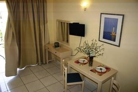 Apollon Studios & Apartments