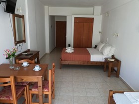 Karmi Studios & Apartments