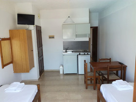 Karmi Studios & Apartments