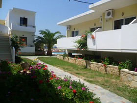 Karmi Studios & Apartments