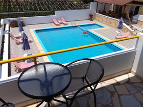 Karmi Studios & Apartments