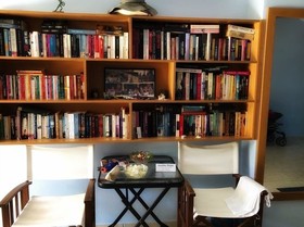 Leonidas Rooms & Studios