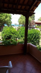 Leonidas Rooms & Studios