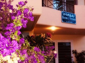 Leonidas Rooms & Studios