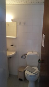 Leonidas Rooms & Studios