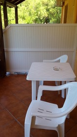 Leonidas Rooms & Studios