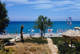 Leonidas Rooms & Studios