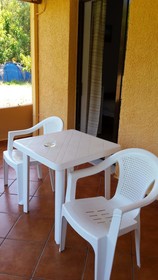 Leonidas Rooms & Studios