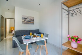 Linda Apartments