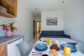 Linda Apartments