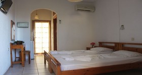 Lola's Hotel