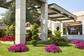 Minoa Palace Resort