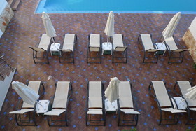 Theros Hotel